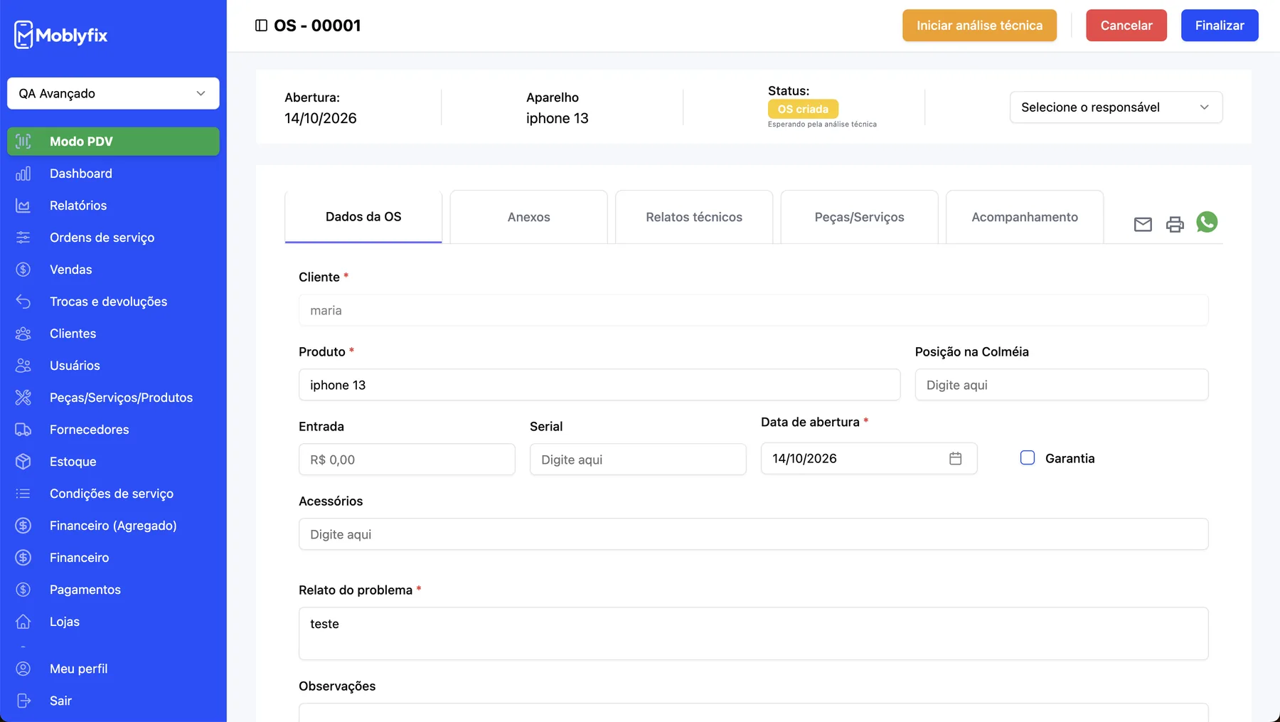 Tela de ordem de serviço da Moblyfix com dados do cliente, aparelho, status e abas de anexos, relatos técnicos, peças e acompanhamento